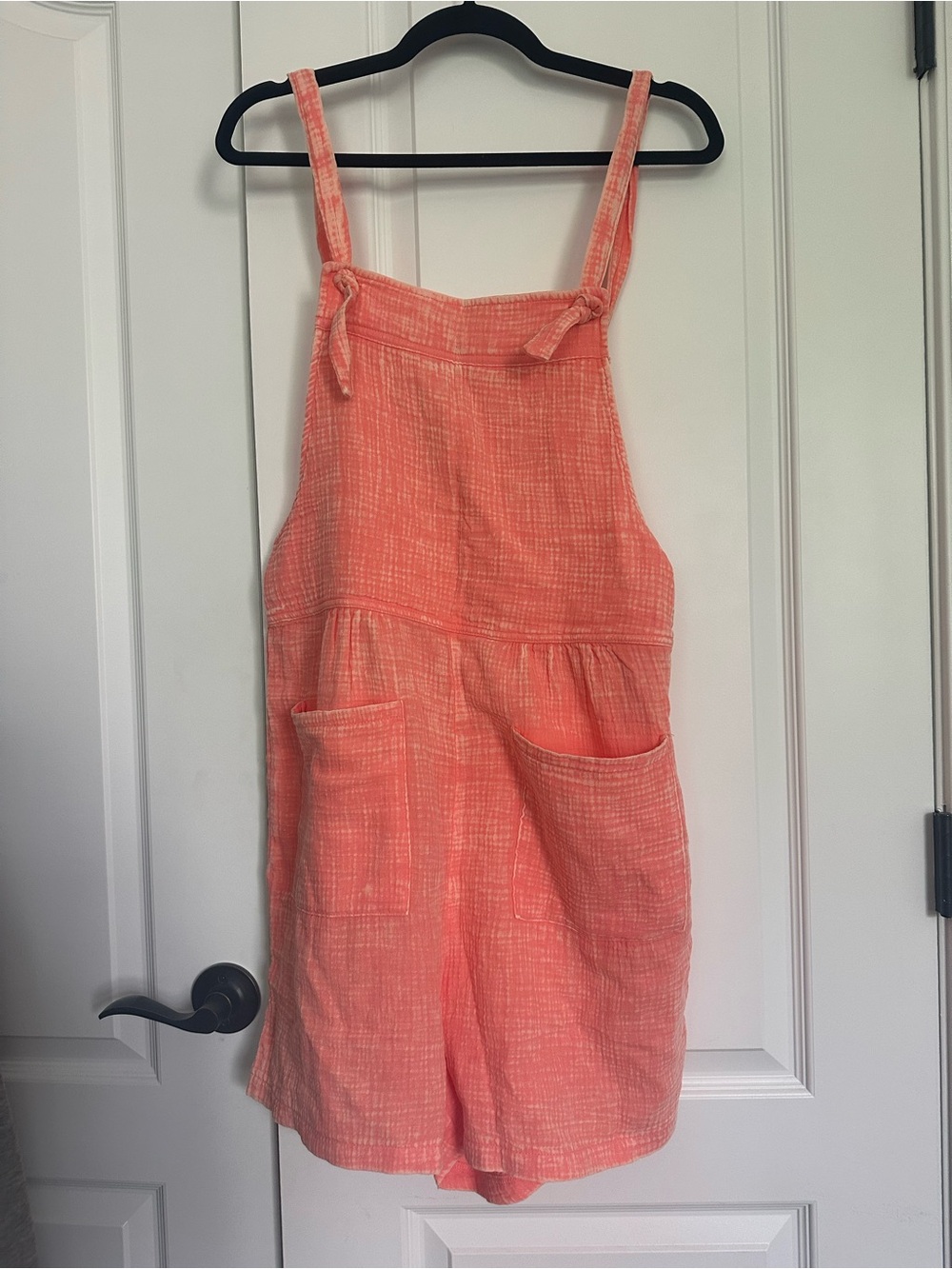 New Zenana Womens jumper Coral Knit Shorts - Size Medium